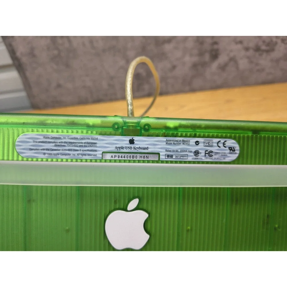 Apple Mac USB M2452 Keyboard Green Lime Color Canadian French Hard To Find